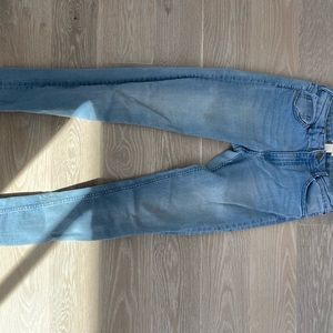 H&M light wash jeans
